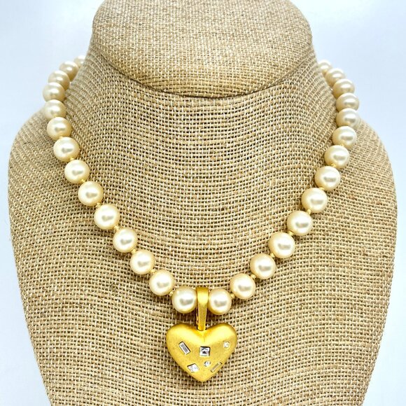 MARVELLA PEARL NECKLACE W/ GOLD TONE HEART ENHANCER PENDANT RHINESTONE VINTAGE - Picture 1 of 16